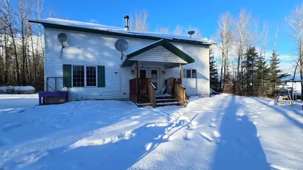 582 Pelican RD, Sandy Lake, AB T0G2K0