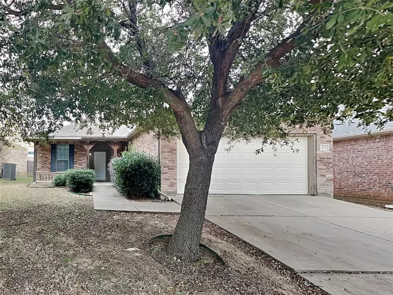 312 Chase Hill Lane, Fort Worth, TX 76028