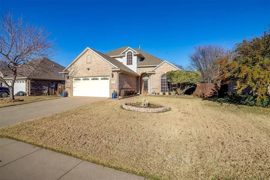 833 Huebner Way, Burleson, TX 76028