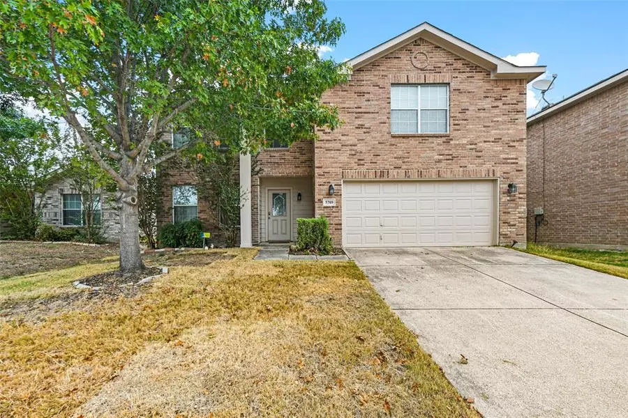 5709 Valley Stream Way, Fort Worth, TX 76244