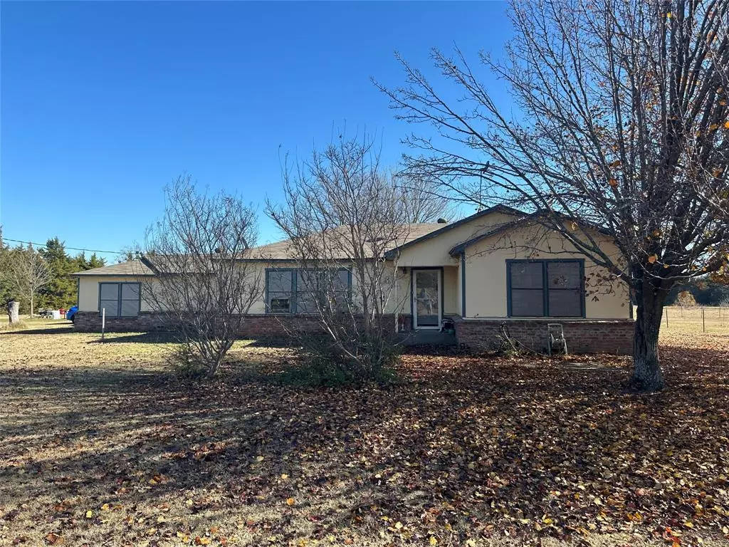 Bonham, TX 75418,324 County Road 1555