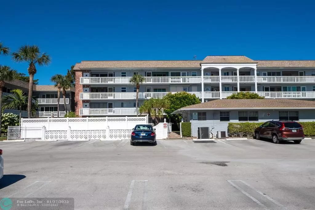 Pompano Beach, FL 33060,1965 SE 5th Ct  #207