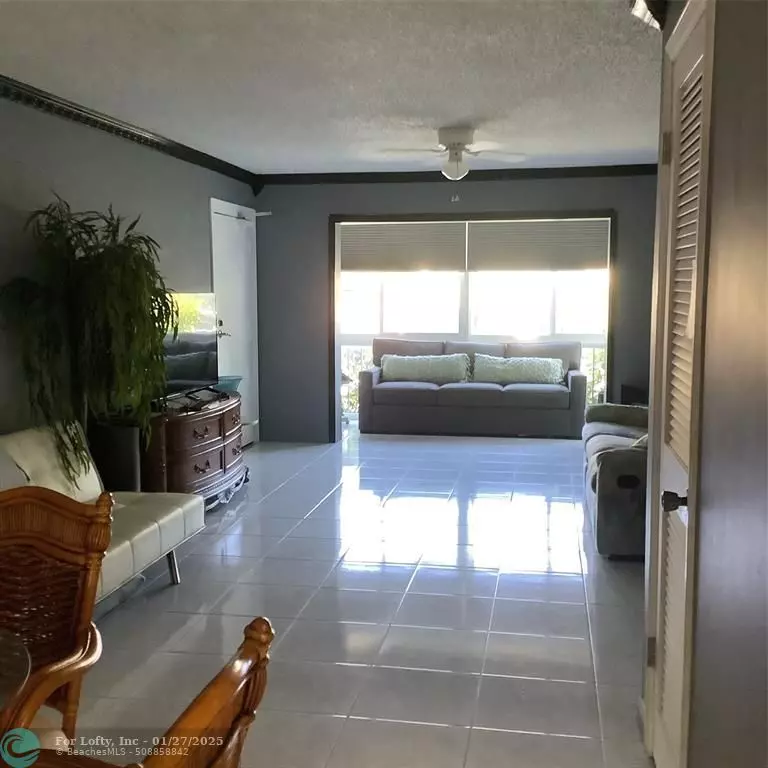 Fort Lauderdale, FL 33308,6345 Bay Club Dr  #1