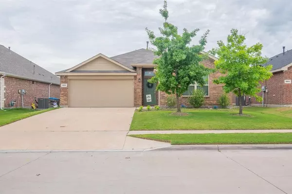 8908 Devonshire Drive, Fort Worth, TX 76131