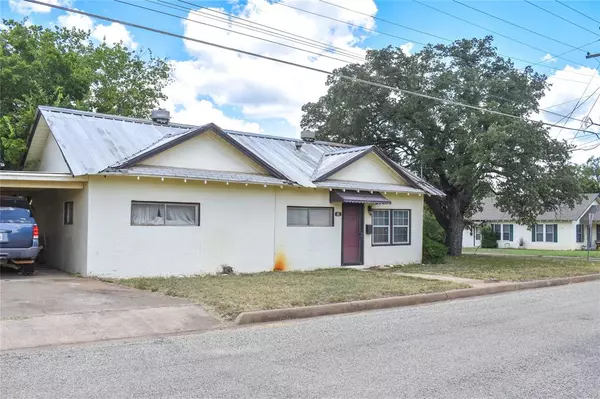 Brady, TX 76825,605 E 6th Street