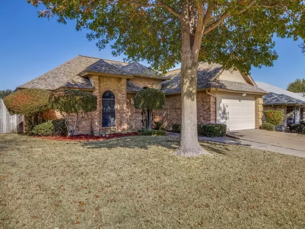 1511 Lincoln Drive,  Mansfield,  TX 76063