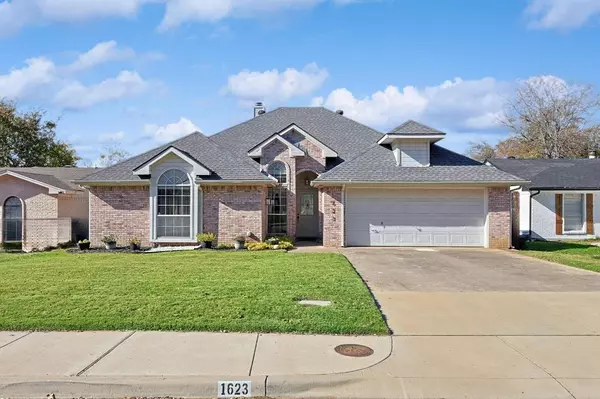 1623 Camero Drive, Carrollton, TX 75006