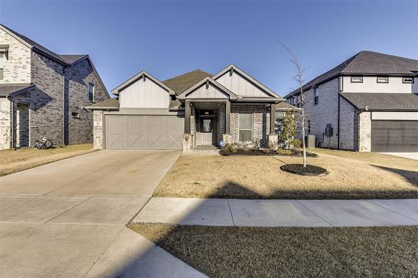 131 Tioga Circle, Waxahachie, TX 75165