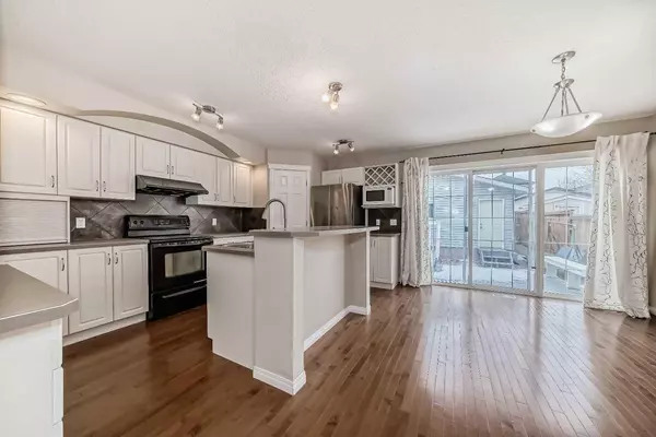 Calgary, AB T2Y 4T2,325 Eversyde CIR Southwest