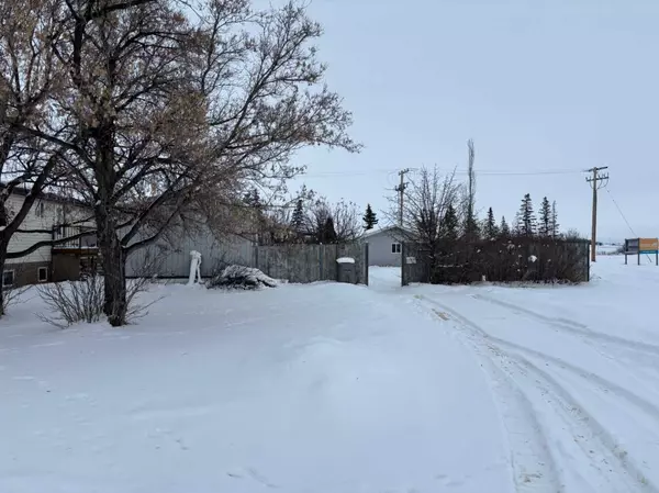 67 3 ST, Lashburn, SK S0M 1H0