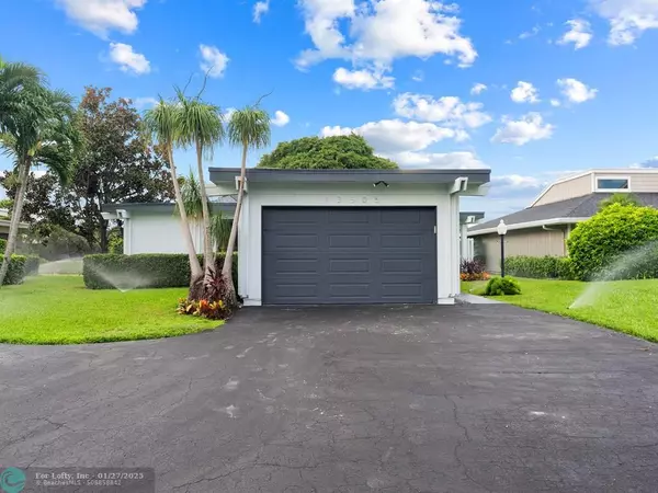 13505 Whispering Lakes Ln, Palm Beach Gardens, FL 33418