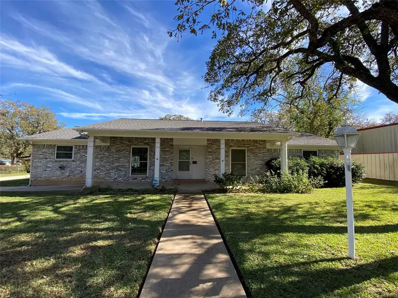 700 Austin Drive, Mineral Wells, TX 76067