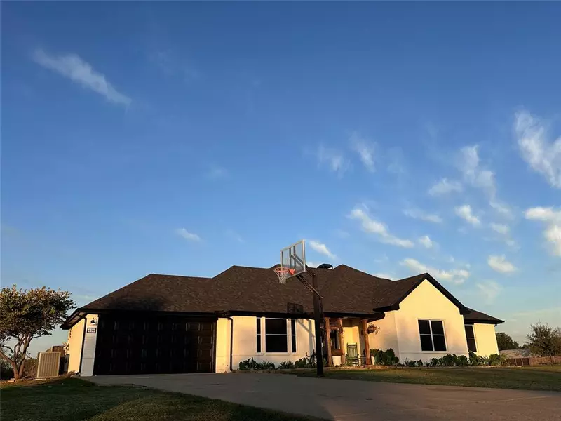 836 Sherry Lane S, Krugerville, TX 76227