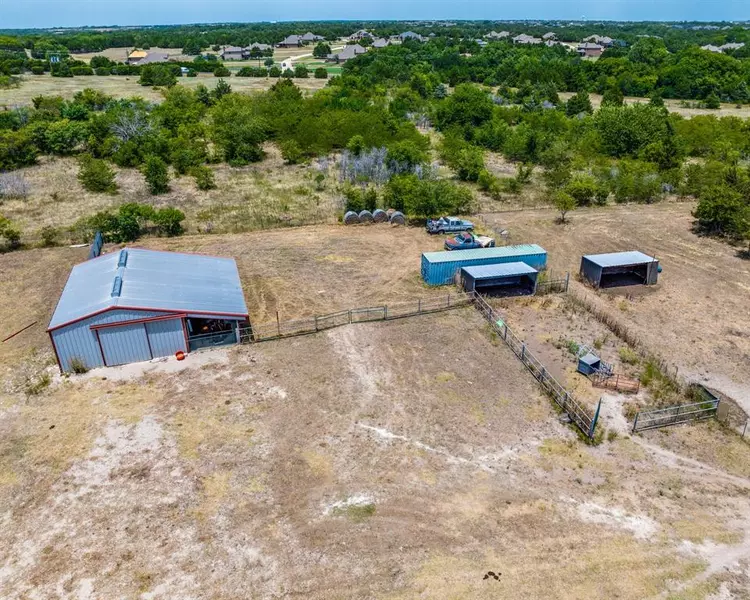 203 S Oak Branch Road, Waxahachie, TX 75167