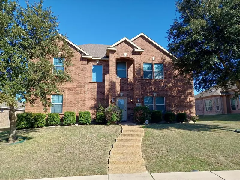 1001 Trailwood Drive, Desoto, TX 75115