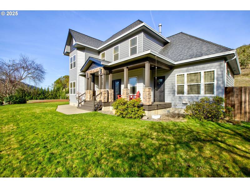 459 OAK VALLEY LOOP, Winchester, OR 97495