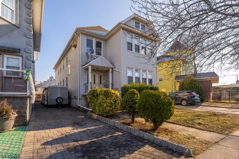 19 Chilton St, Elizabeth City, NJ 07202