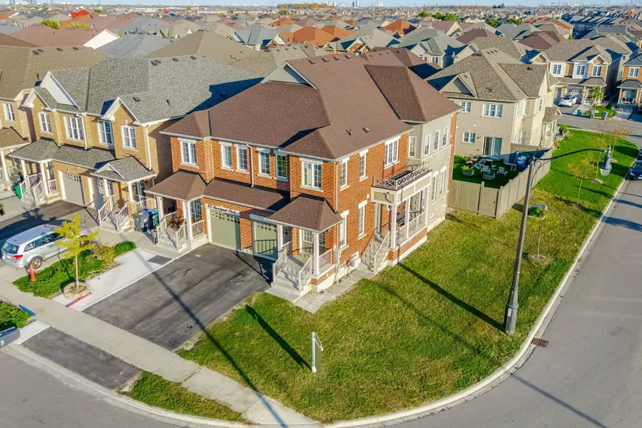 63 Frenchpark CIR, Brampton, ON L6X 0Y6