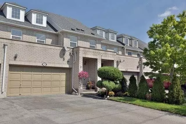 Oakville, ON L6M 3R7,2076 WHITE DOVE CIR