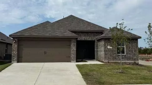 800 Birch Drive, Ennis, TX 75119