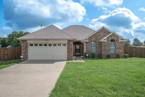 6000 Suncrest Drive, Athens, TX 75752