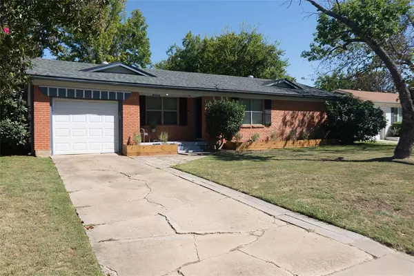 Hurst, TX 76053,1008 Zelda Drive