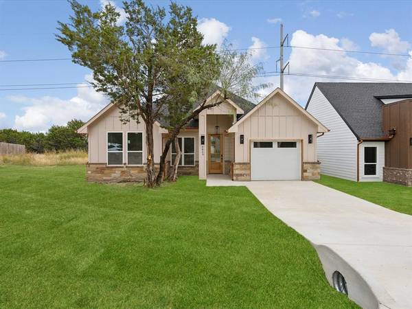 5809 Black Pine Circle, Granbury, TX 76048