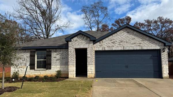 1004 River Oaks Drive, Chandler, TX 75758