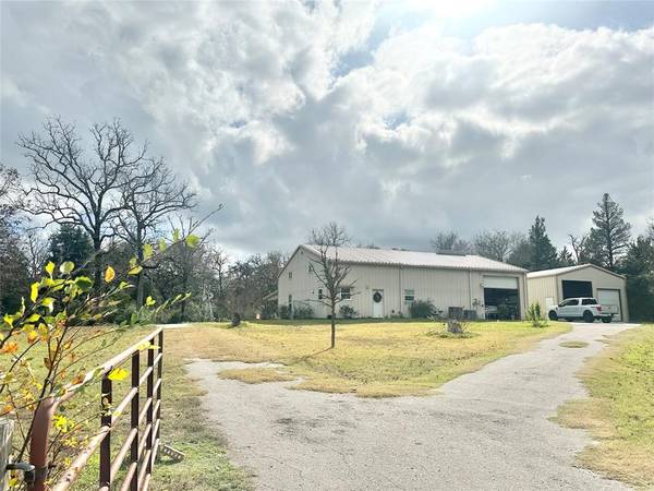 10178 County Road 272, Buffalo, TX 75831