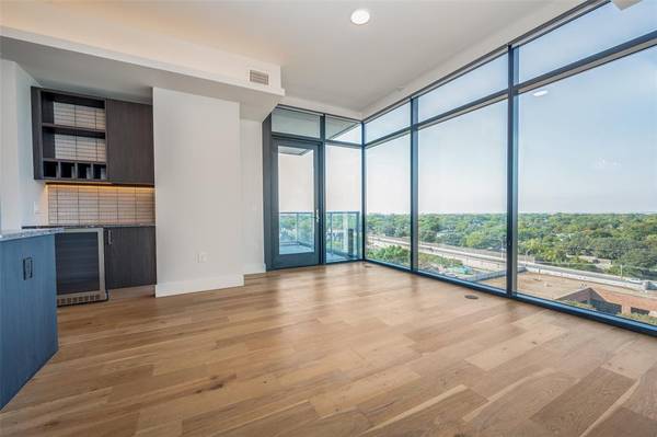 8119 Douglas Avenue #806, Dallas, TX 75225