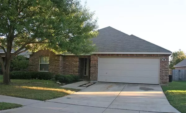 1900 Creek Crossing Drive, Fort Worth, TX 76247