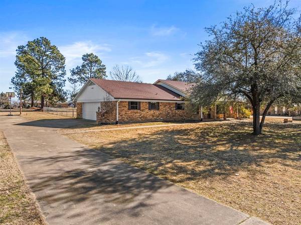 347 County Road 4162, Pittsburg, TX 75686