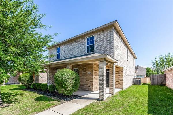 1942 Cross Oaks Drive, Lancaster, TX 75146