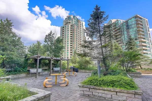 Toronto, ON M2M 4M7,15 Greenview AVE #2504