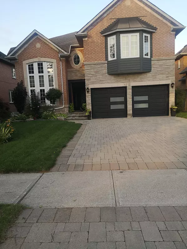 17 Boxwood CRES, Markham, ON L3S 3P7