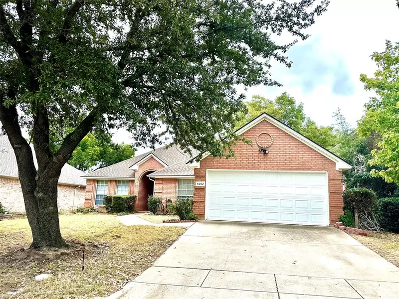 4202 Hideaway Drive, Arlington, TX 76017