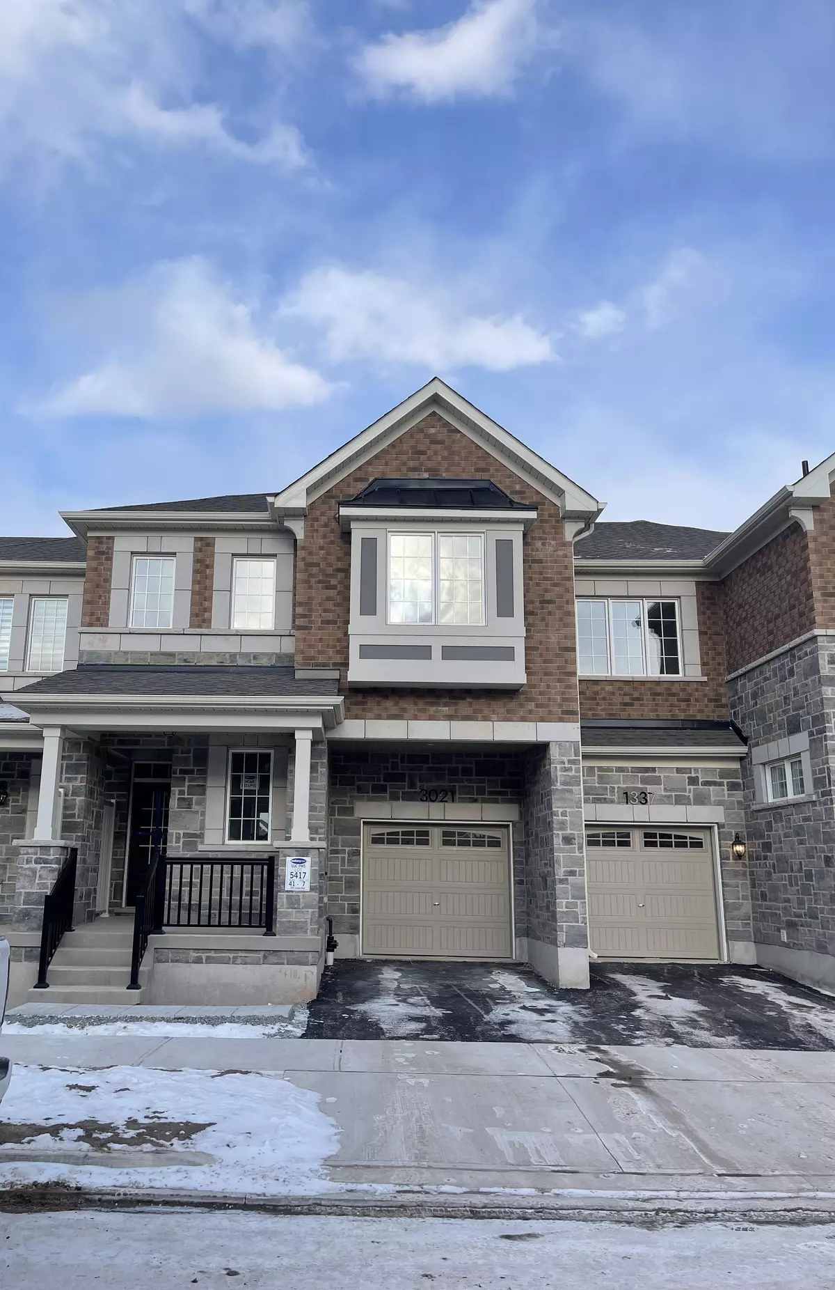 Oakville, ON L6H 7Y5,3021 Langdon RD