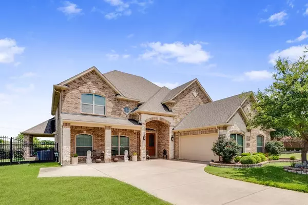 740 Rolling Hills Lane, Desoto, TX 75115