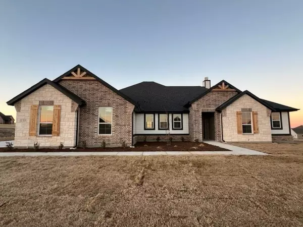 135 Llanos Drive, Decatur, TX 76234