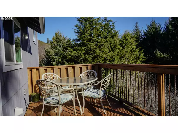 Depoe Bay, OR 97341,440 NE CREEKSIDE CT