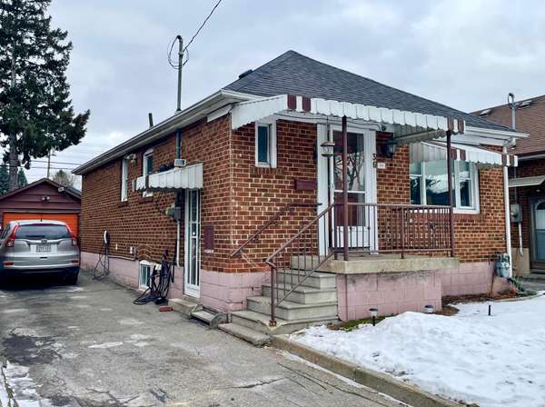 36 Rothsay AVE, Toronto W07, ON M8Z 4M3