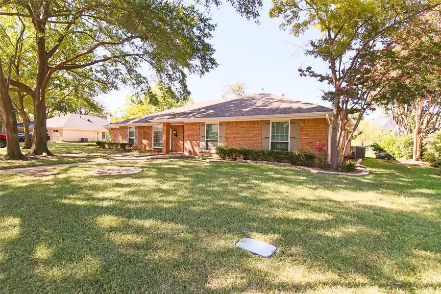 2805 Westwood Drive, Arlington, TX 76012