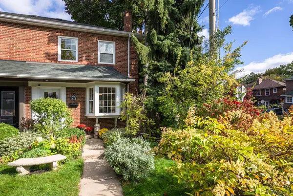 73 Hanna RD, Toronto C11, ON M4G 3N2