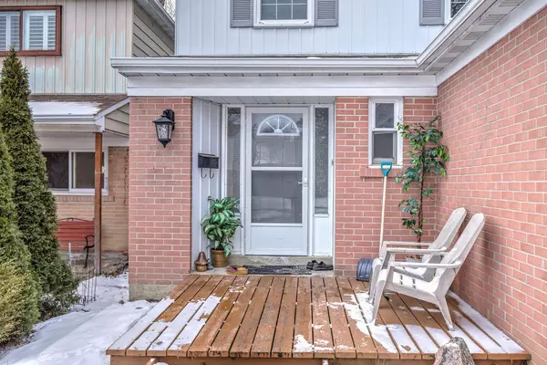 Newmarket, ON L3Y 4Y8,124 Patterson ST