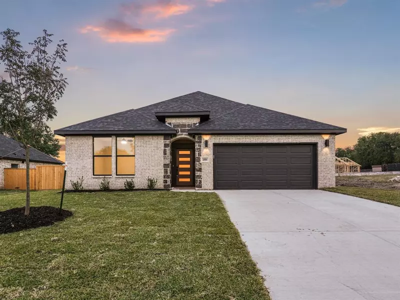 1004 Andrea Michele Lane, Glenn Heights, TX 75154