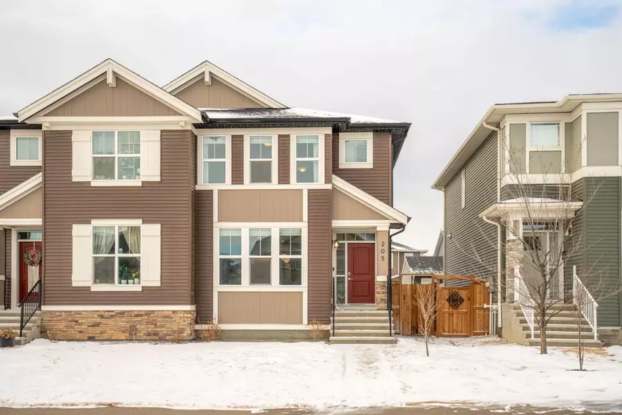 205 Dawson DR, Chestermere, AB T1X 2A2