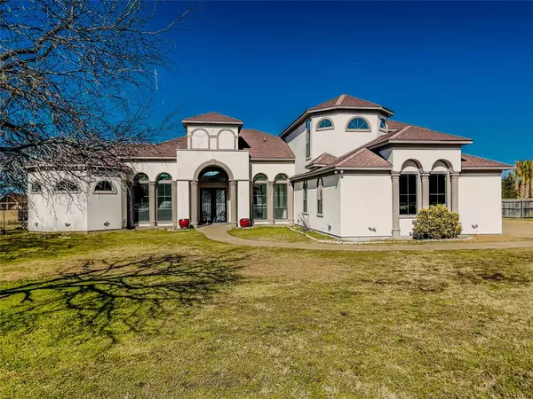 2861 Lakeview Drive, Cedar Hill, TX 75104