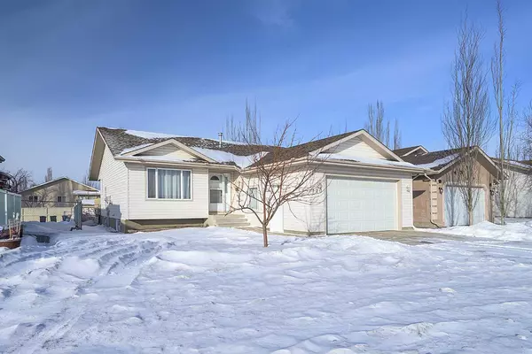 120 Lancaster DR, Red Deer, AB T4R 2W9