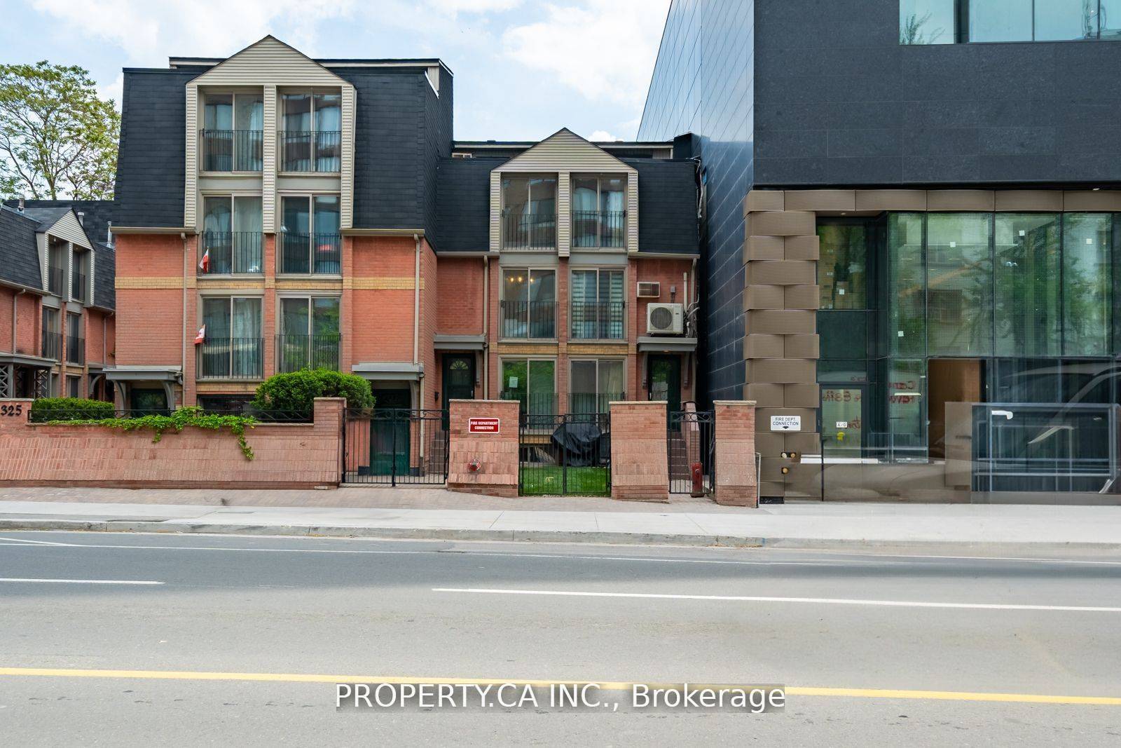 Toronto C08, ON M5B 2C2,325 Jarvis ST #21