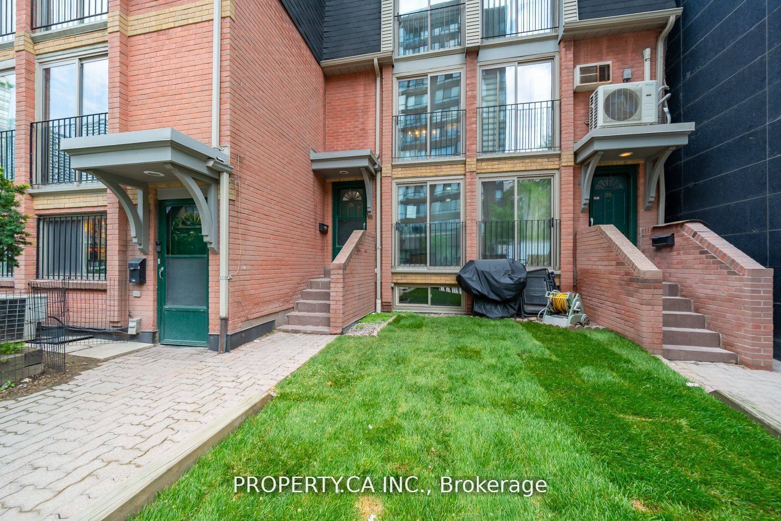 Toronto C08, ON M5B 2C2,325 Jarvis ST #21